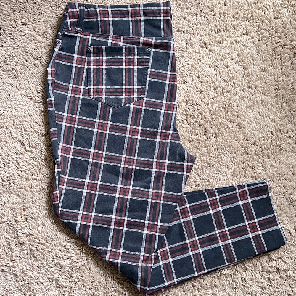 Faded Glory gray and dark red tartan stretch jeans.  Size 3X.